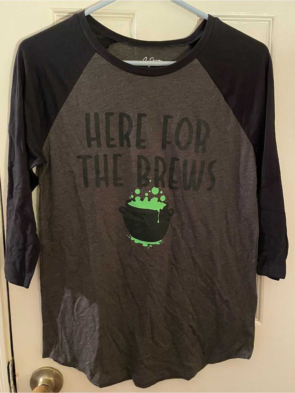Here For The Brews womens Black & Charcoal Raglan Tee Large Halloween  NWT